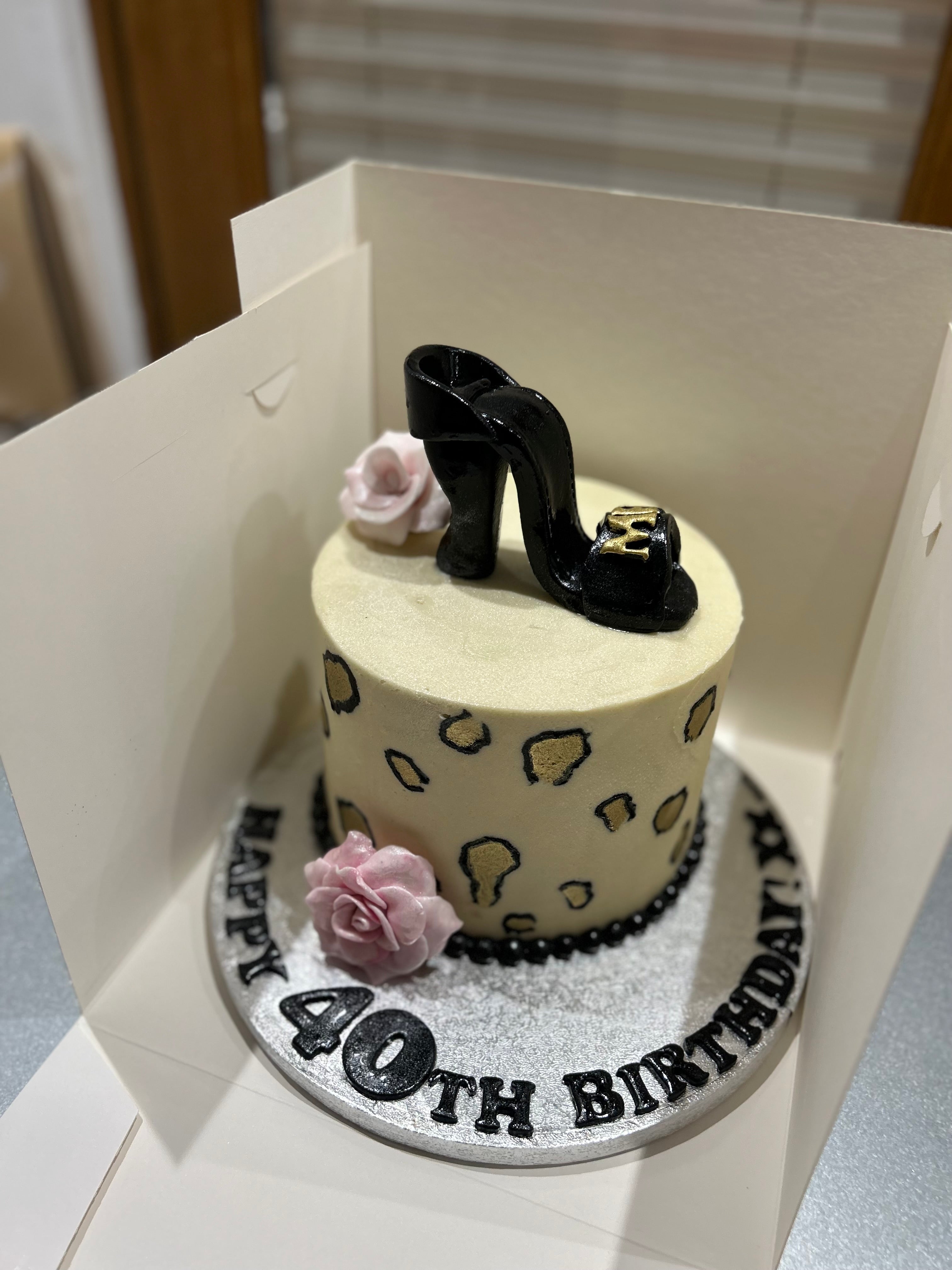 SHOE ELEGANCE CAKE