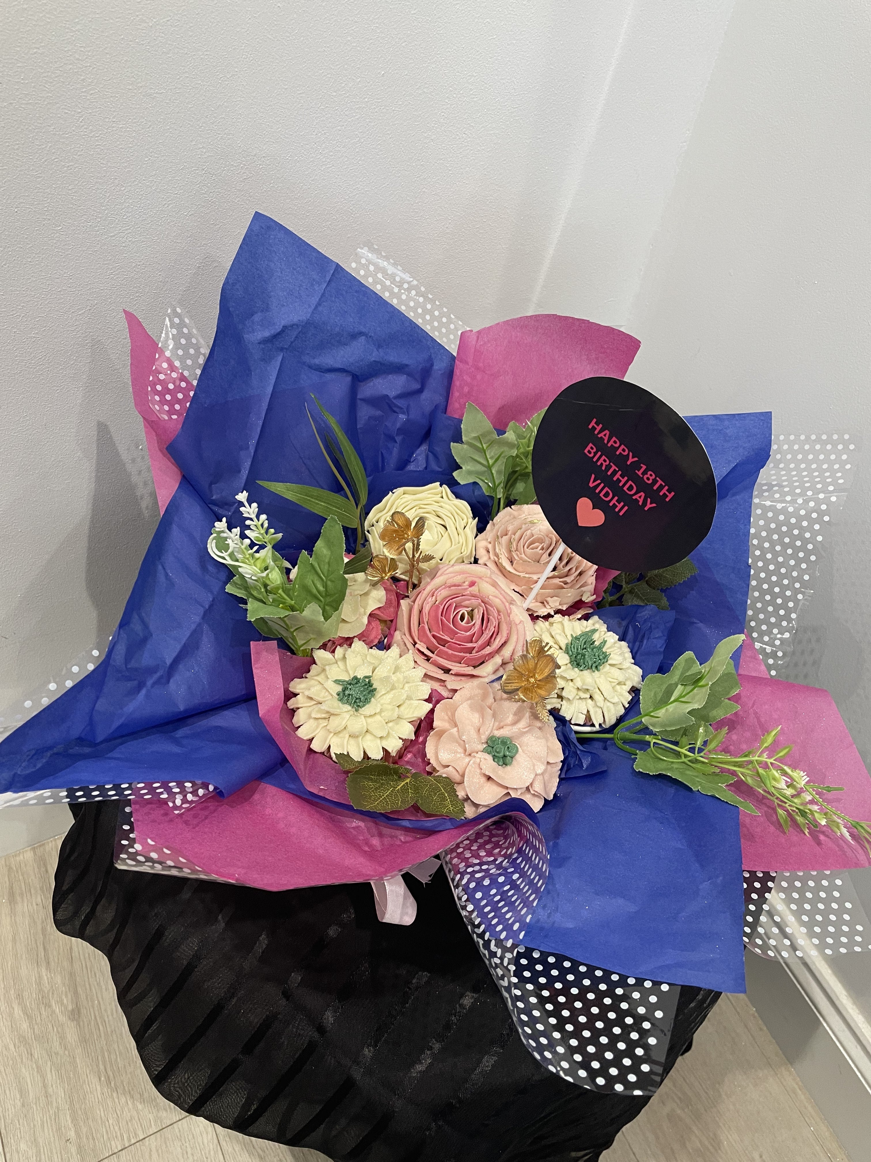 CUPCAKE BOUQUET GIFT