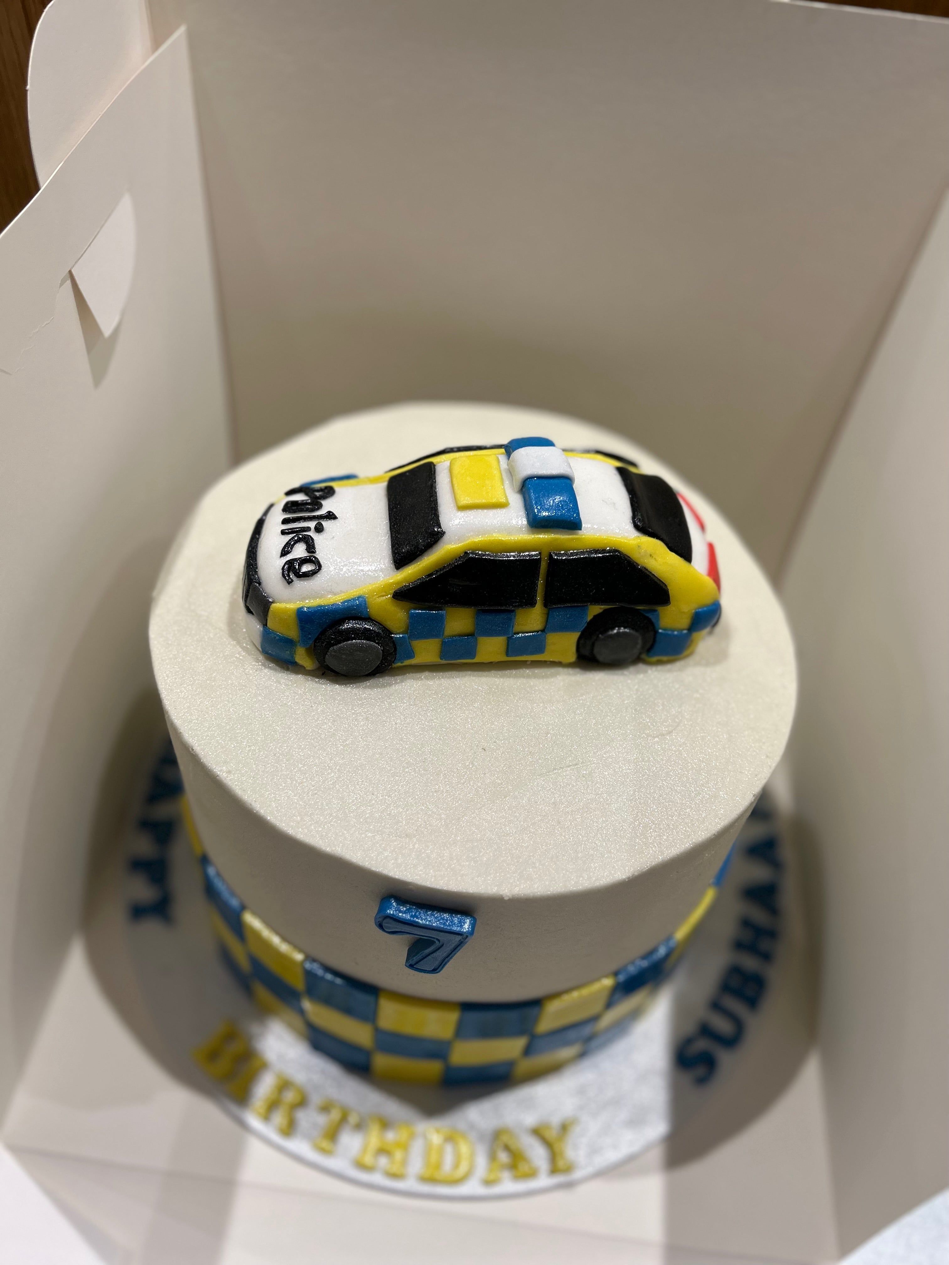 POLICE CAR THEME CAKE