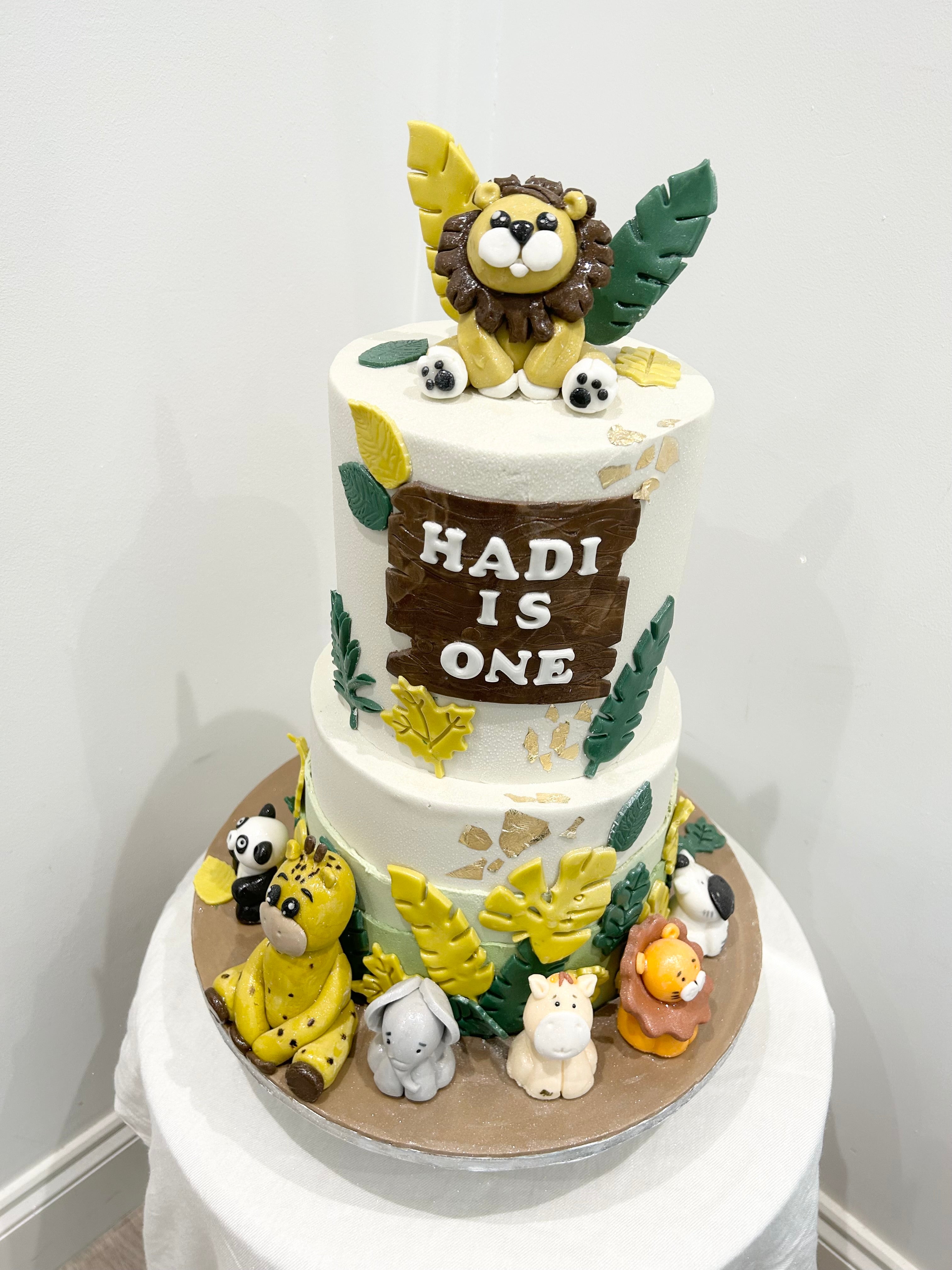 2 TIER JUNGLE MANIA CAKE