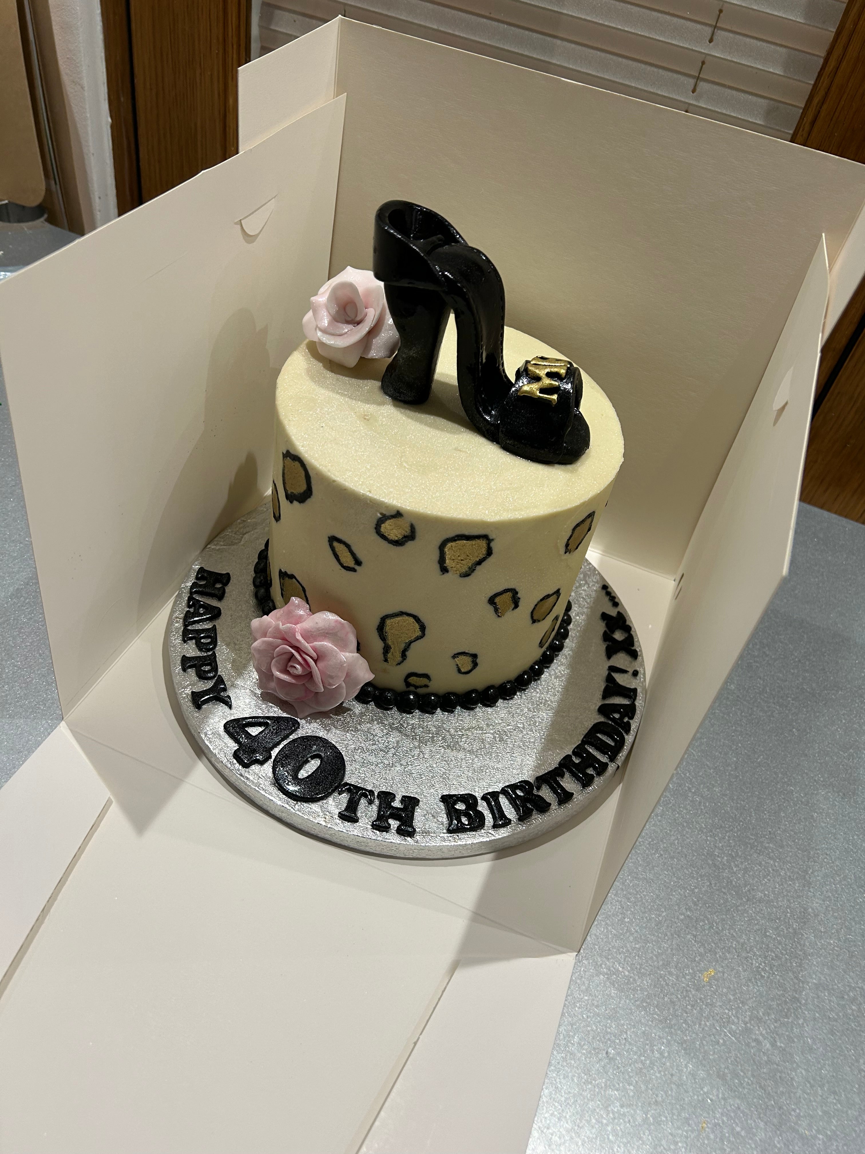 SHOE ELEGANCE CAKE