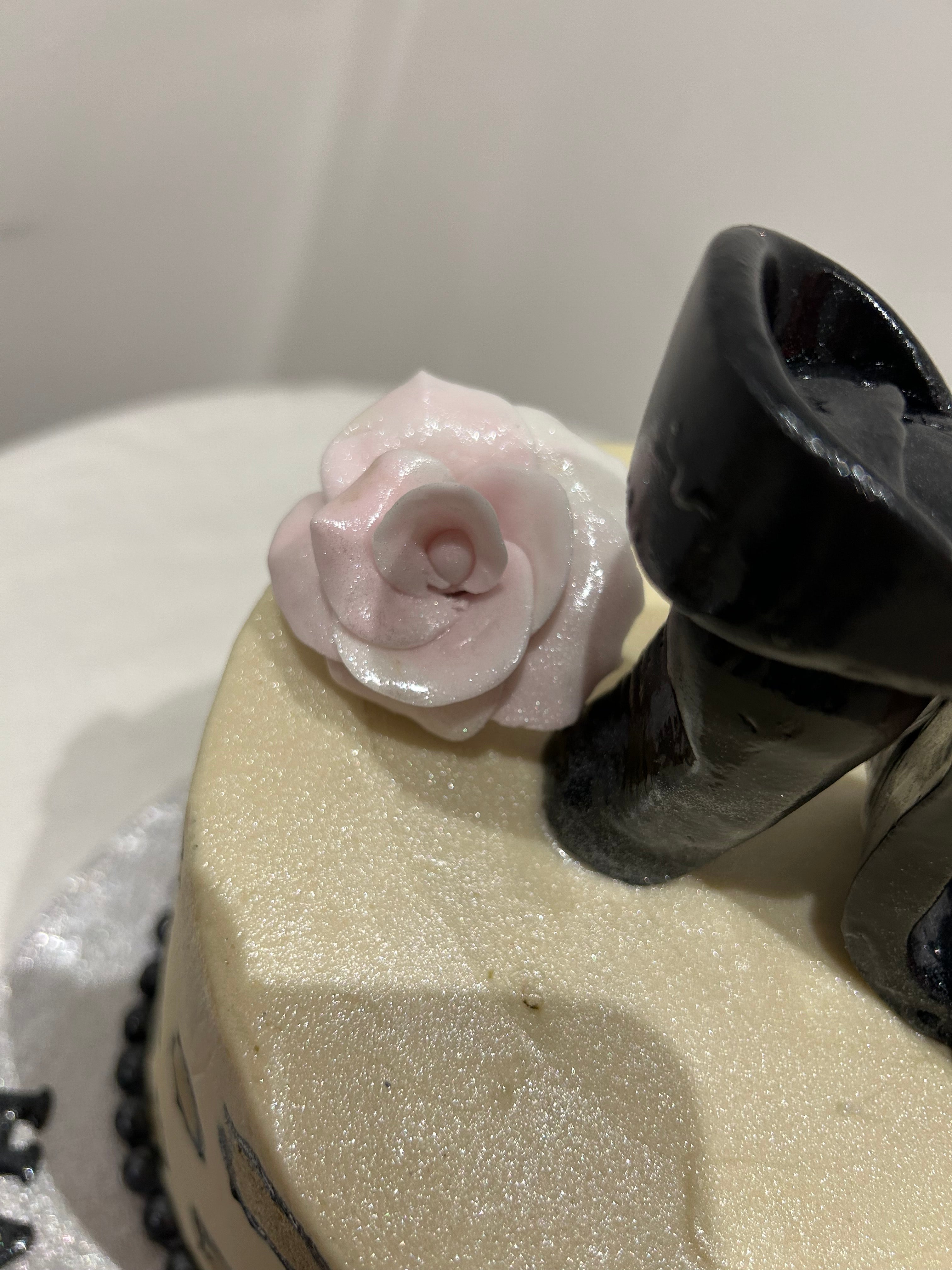 SHOE ELEGANCE CAKE