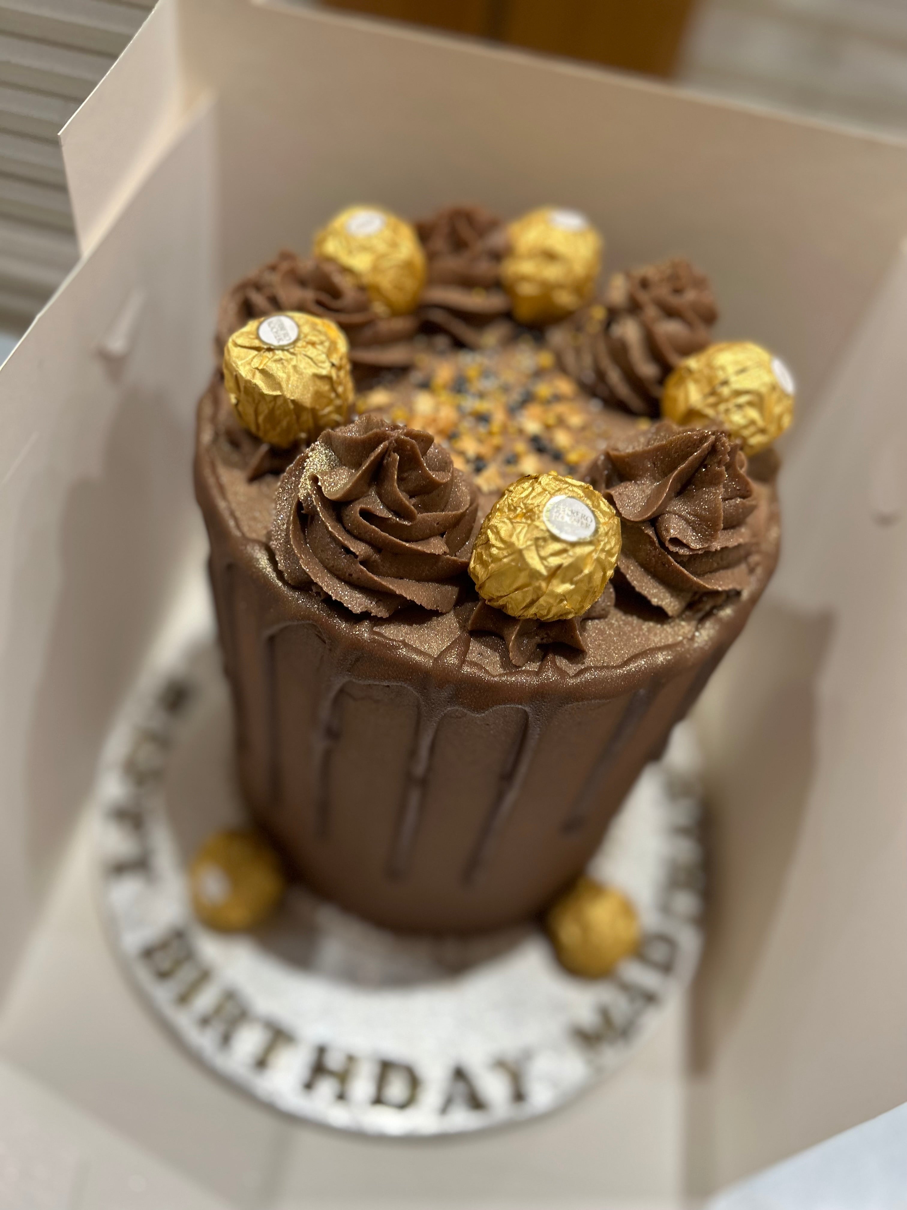 CHOCO FERRERO DRIP CAKE