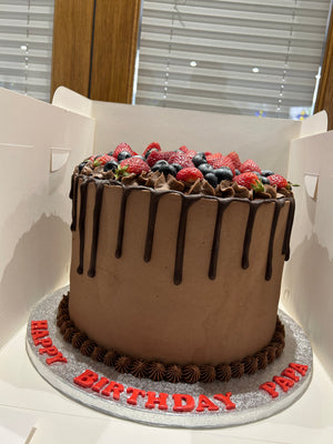 FRUIT TOP CHOCCO DRIP CAKE