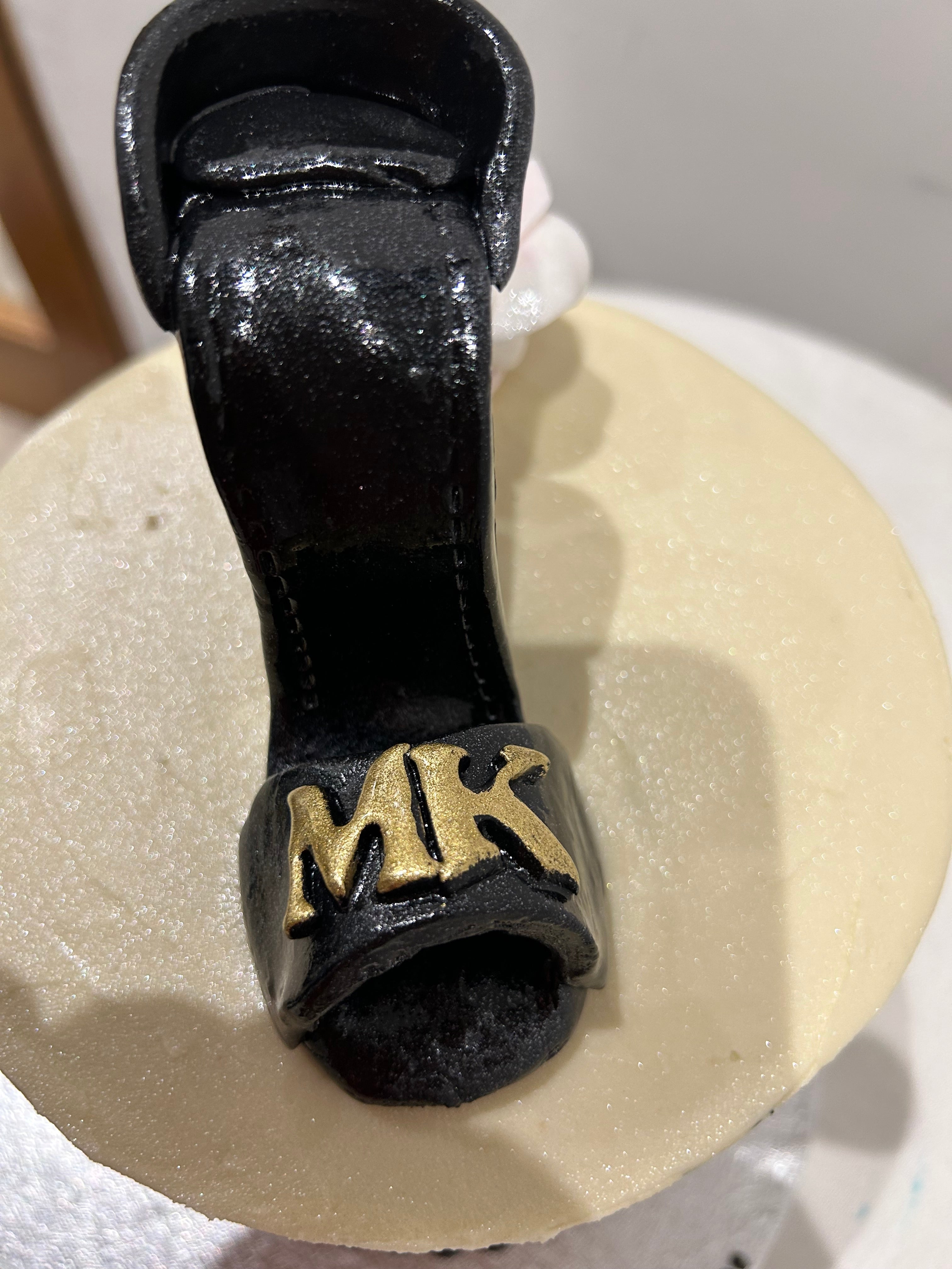 SHOE ELEGANCE CAKE