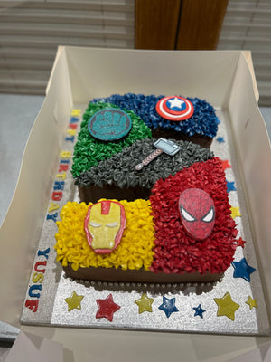 AVENGERS AGE CAKE