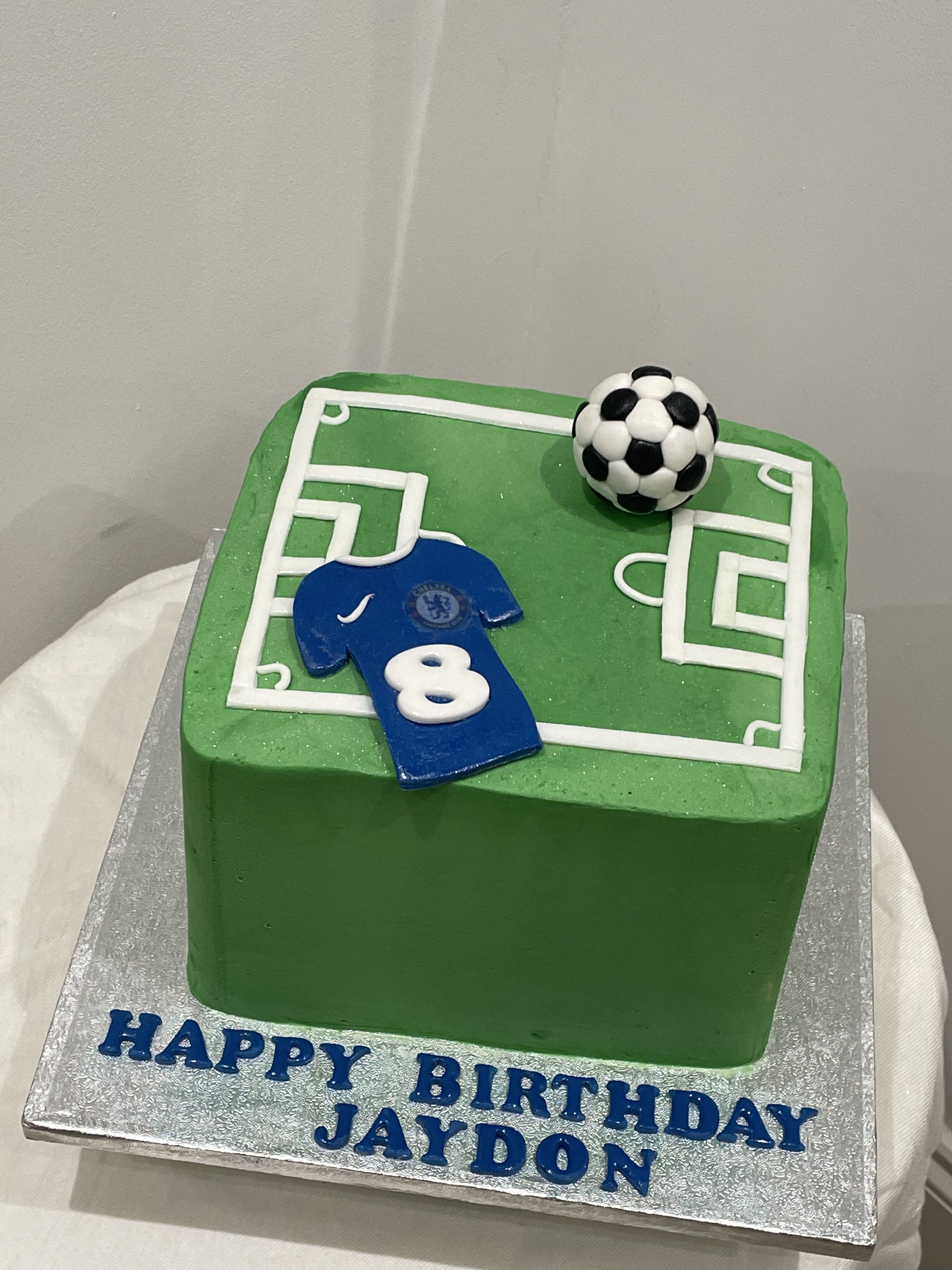 FOOTBALL PITCH WITH CUSTOM TOP CAKE