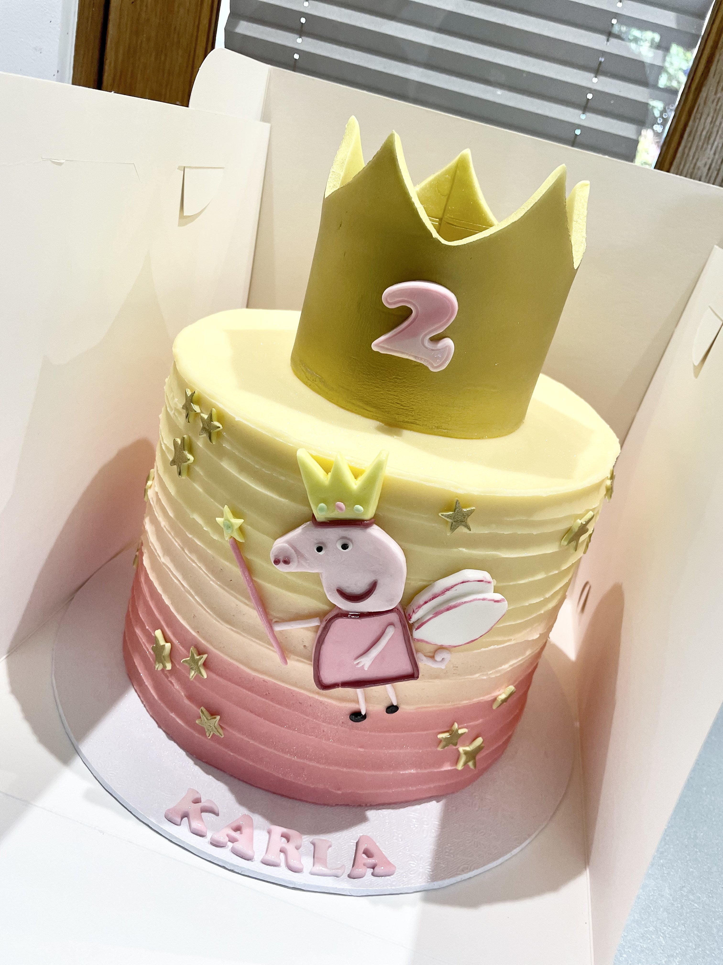 ROYAL PEPPA PIG