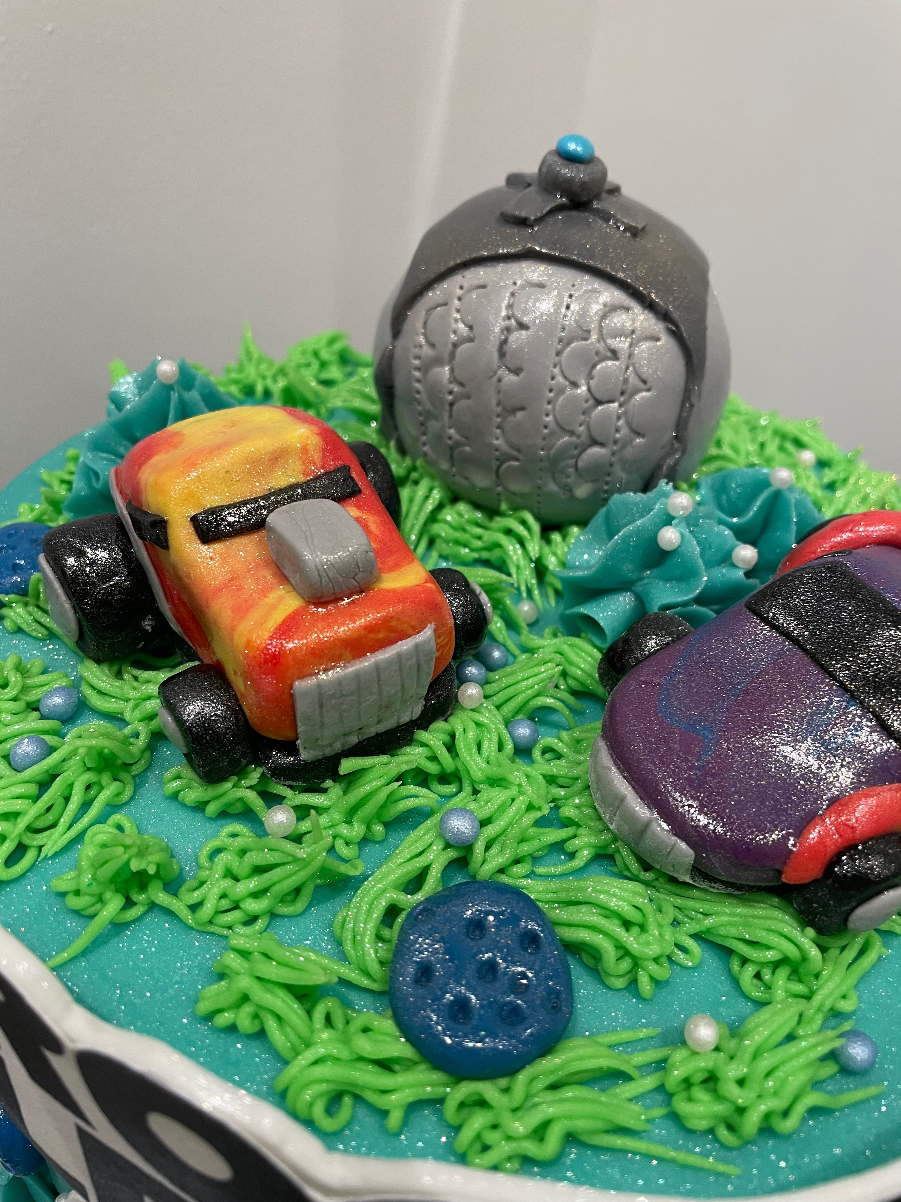 ROCKET LEAGUE THEME CAKE