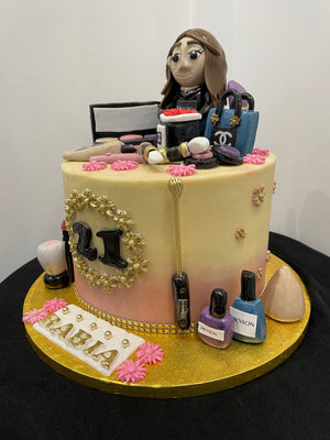 Selfie lover cake, Love Cake, Cake for... - Temptation Flower | Facebook