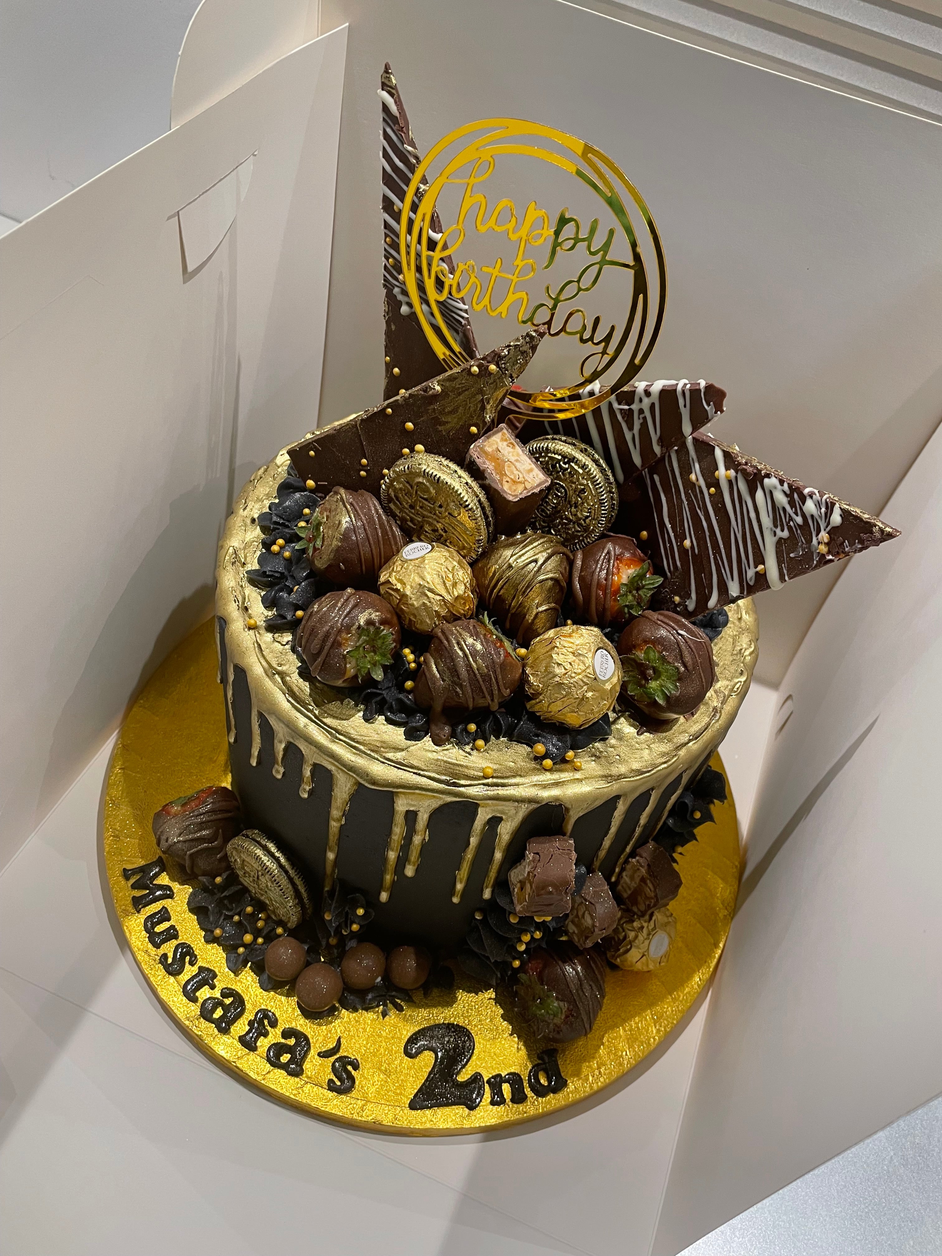 CHOCOLATE SHARD GOLD DRIP BLACK CAKE