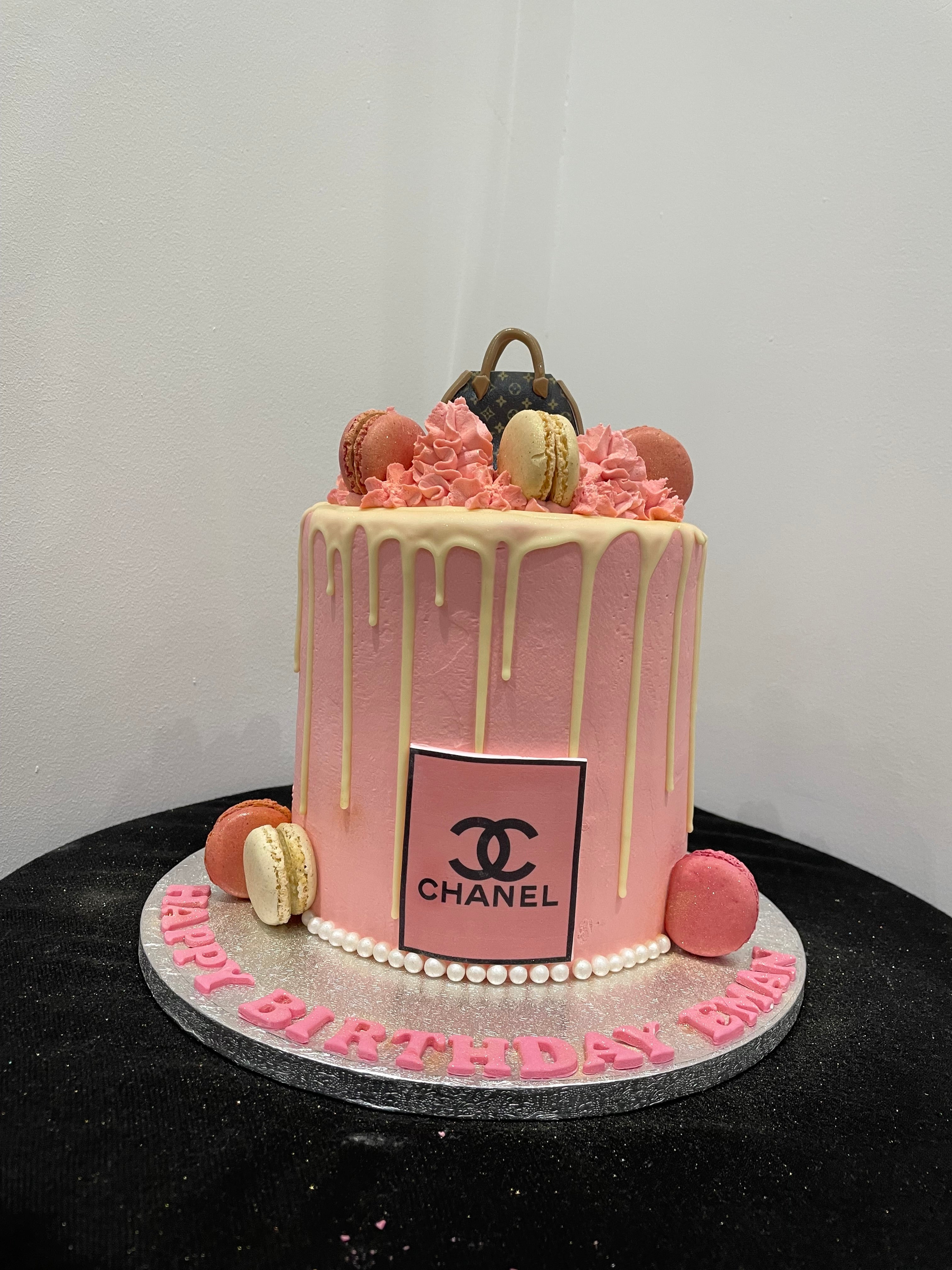 PINKCHANEL LUIS FRESH CREAM CAKE