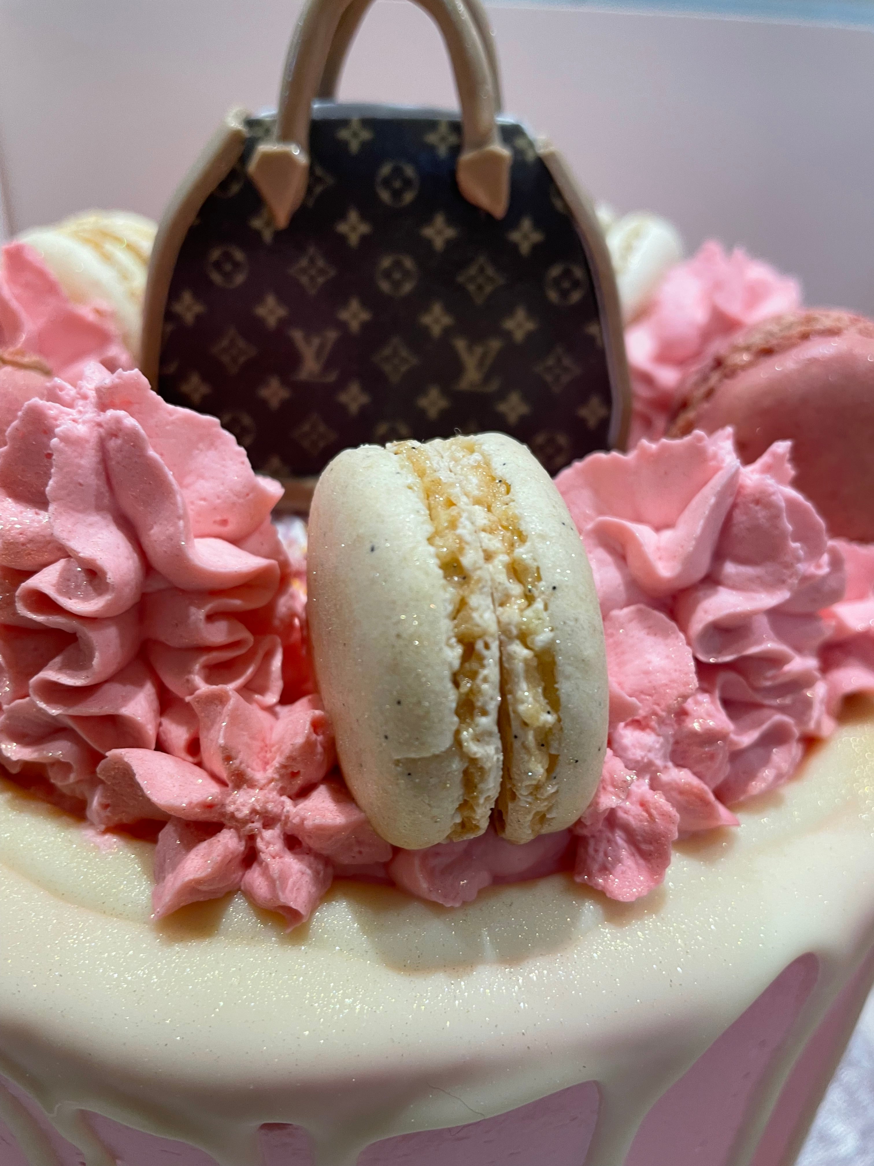 Sweets by Nish - Designer shopping bag cake #designercake #cakedecorating  #cakesofinstagram #cakestagram #cakeoftheday #instacake #dessert #sweet  #food #cake #tiffanyandco #lv #louisvuitton #chanel #prada #gucci #fendi  #buttercreamcake #happycake