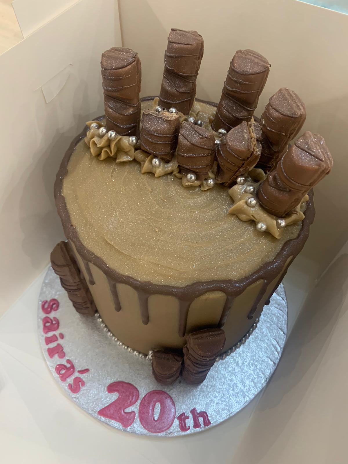 KINDER BUENO CHOCOLATE CAKE