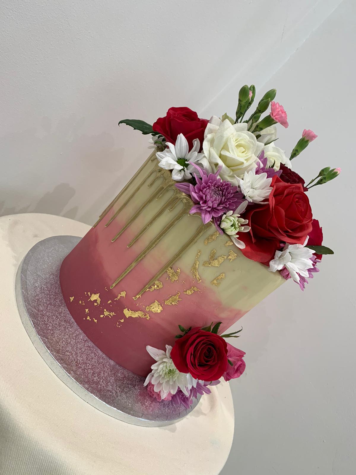 PASTEL GOLD DRIP - FLOWER CAKE