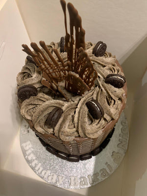 CHOCO SAIL OREO DRIP CAKE